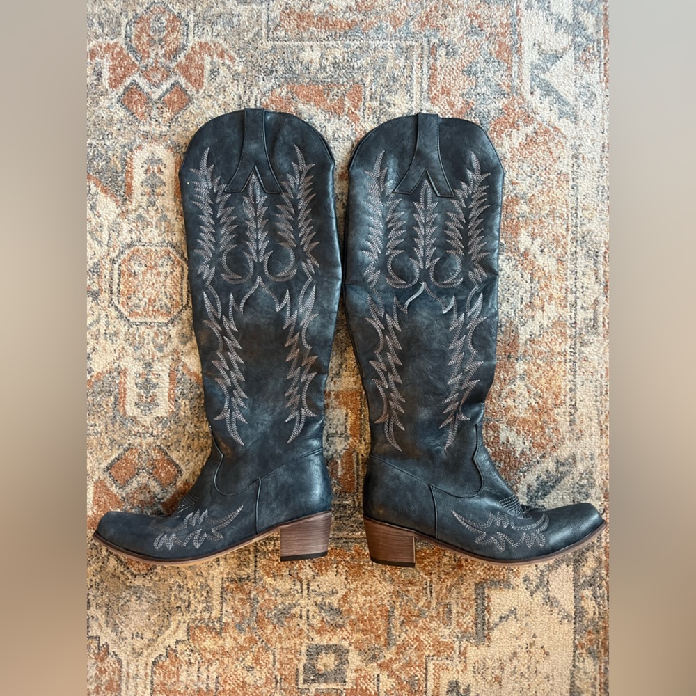 knee high cowgirl boots size 9